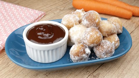 Featured image of post Bolinho De Chuva De Cenoura Adicione a farinha de trigo