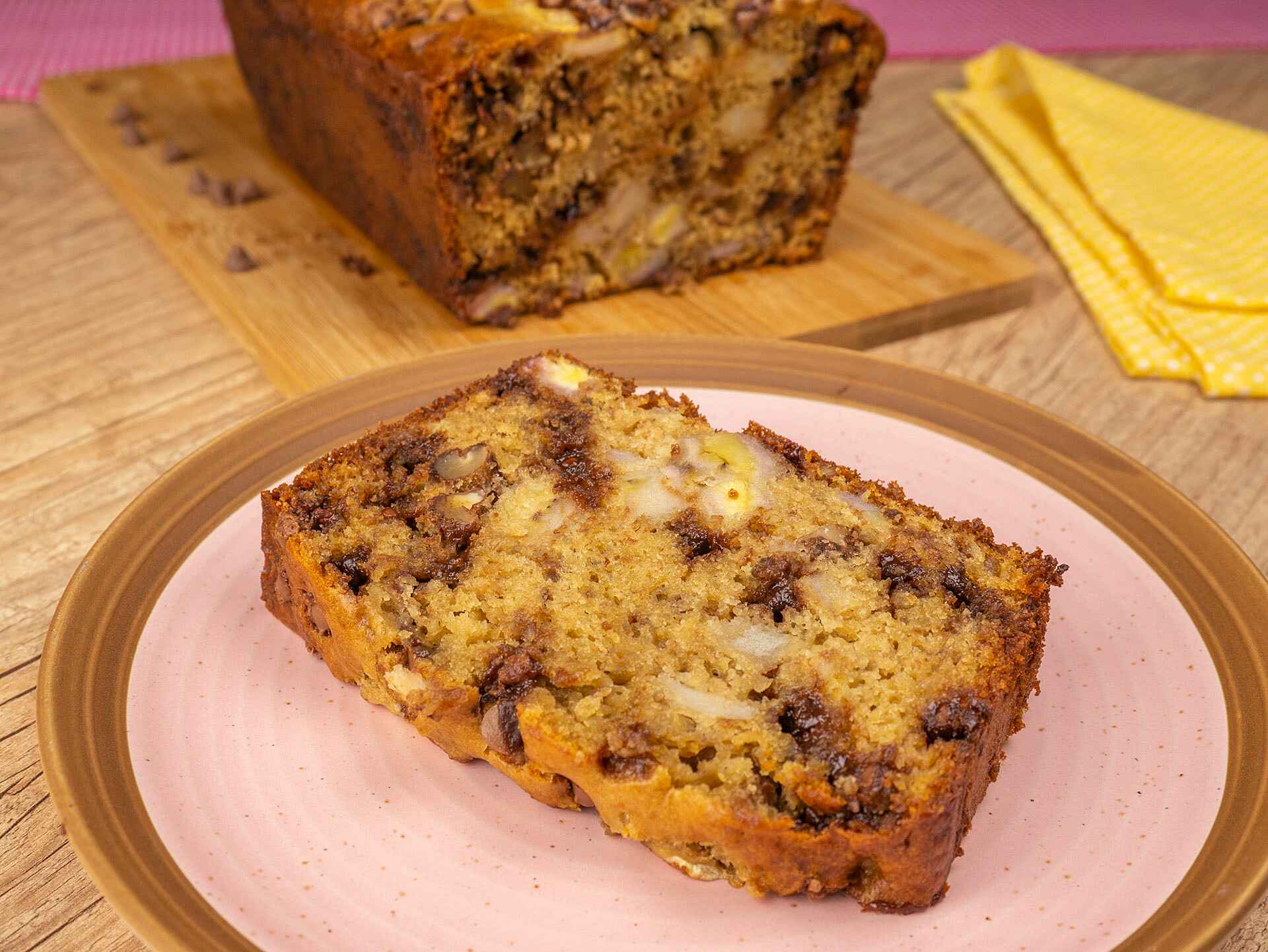 Bolo de Banana com Chocolate e Nozes - C K N J